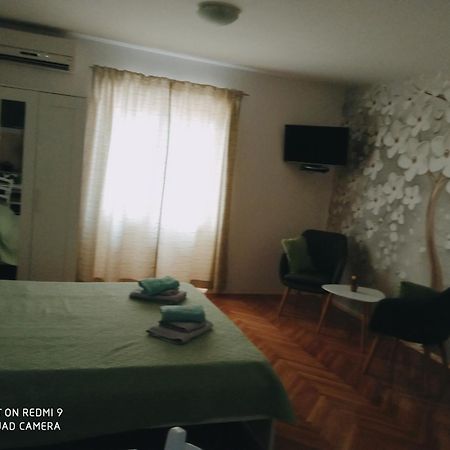 Studios Ana Mari Komiza Room photo