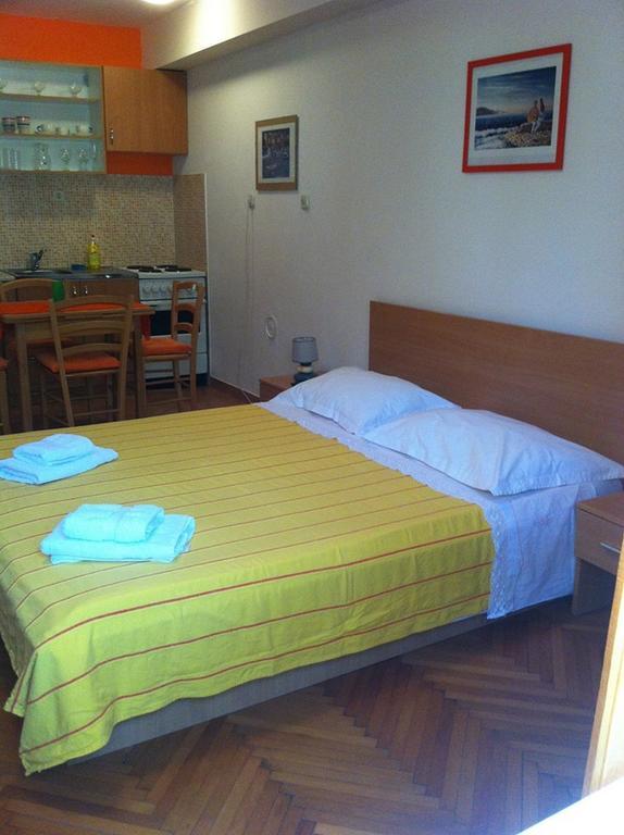 Studios Ana Mari Komiza Room photo