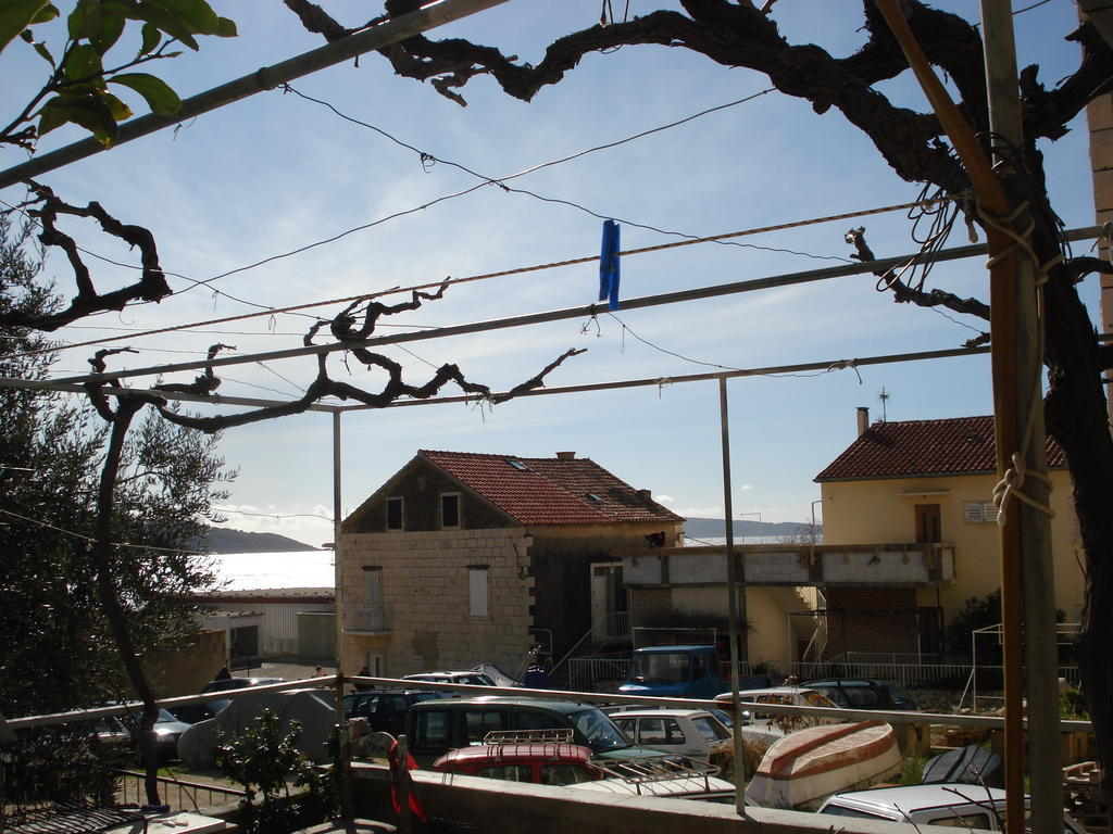 Studios Ana Mari Komiza Exterior photo