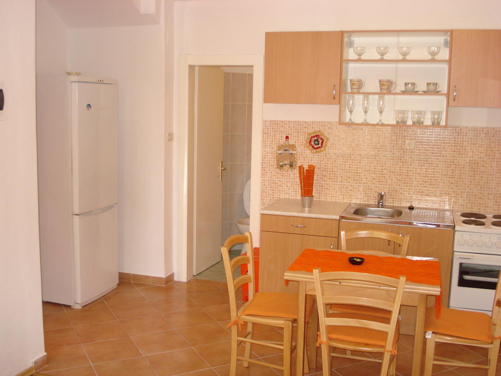 Studios Ana Mari Komiza Room photo
